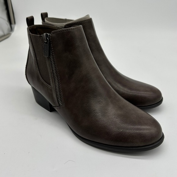 Unisa Shoes Ankle Boot Womens 9M Dark Brown Faux Leather Booties Side Zipper NEW - Picture 3 of 8